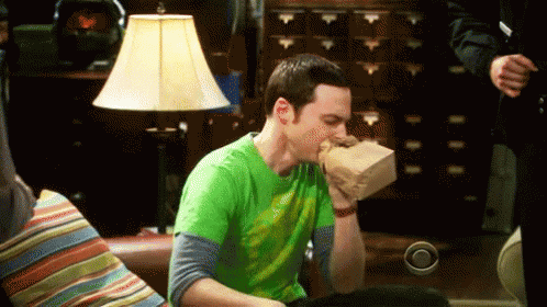 GIF de Sheldon Cooper teniendo un ataque de pánico